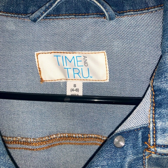 Light wash Jean jacket - Picture 3 of 4